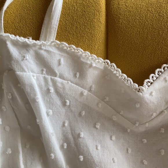 White dress - Picture 4 of 6